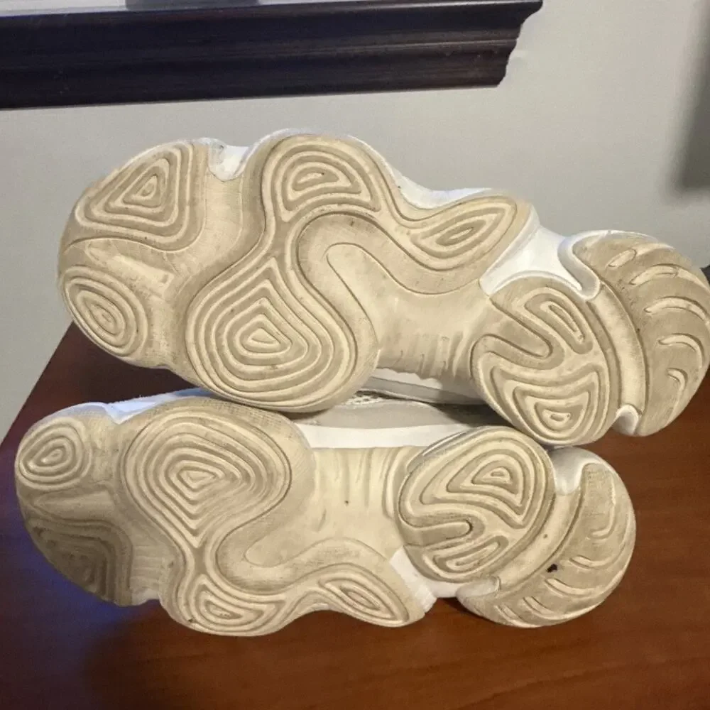 Size 9.5 - Adidas Yeezy 500 Bone White VERY lightly used athletic minimalist